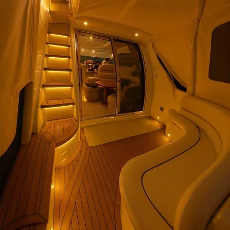 Bateau-hôtel Frognerstranda - Majestic- *